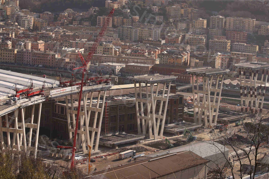 15/03/2019, Genova, Demolizione Ponte Morandi: Discesa dell’ impalcato tra pila 4 e 5, torri di sostegno tra pila 10 e 11