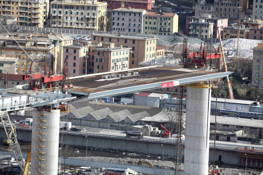 13/02/2020, Genova, Campata tra pile 8 e 9 del nuovo Ponte sul Polcevera portata in quota